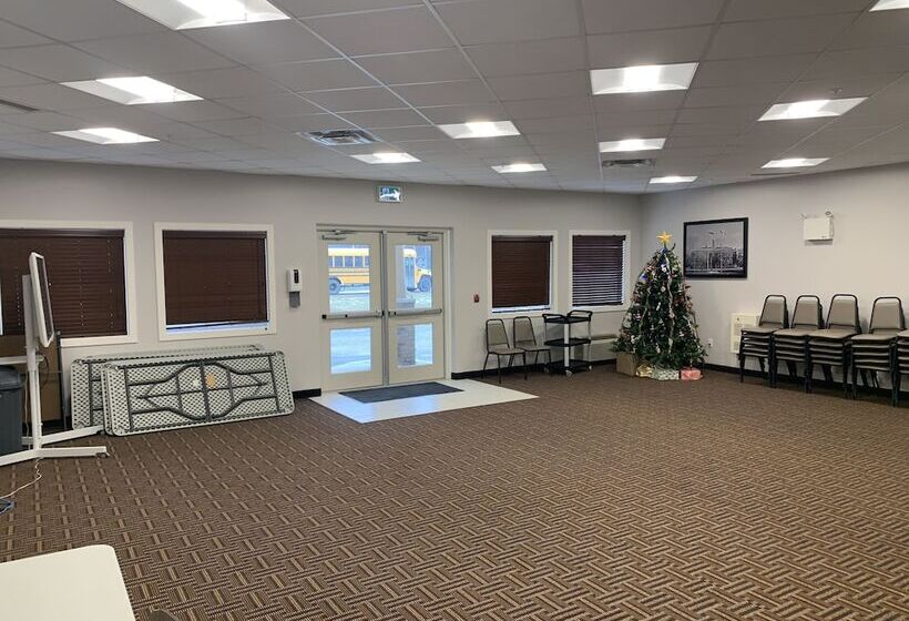 فندق على الطريق Super 8 By Wyndham Fort Frances