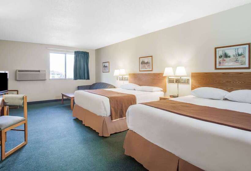 Motel Super 8 By Wyndham Kamloops Bc