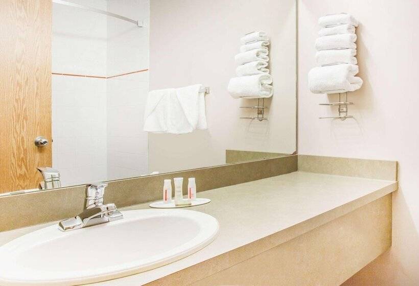 فندق على الطريق Super 8 By Wyndham Meadow Lake