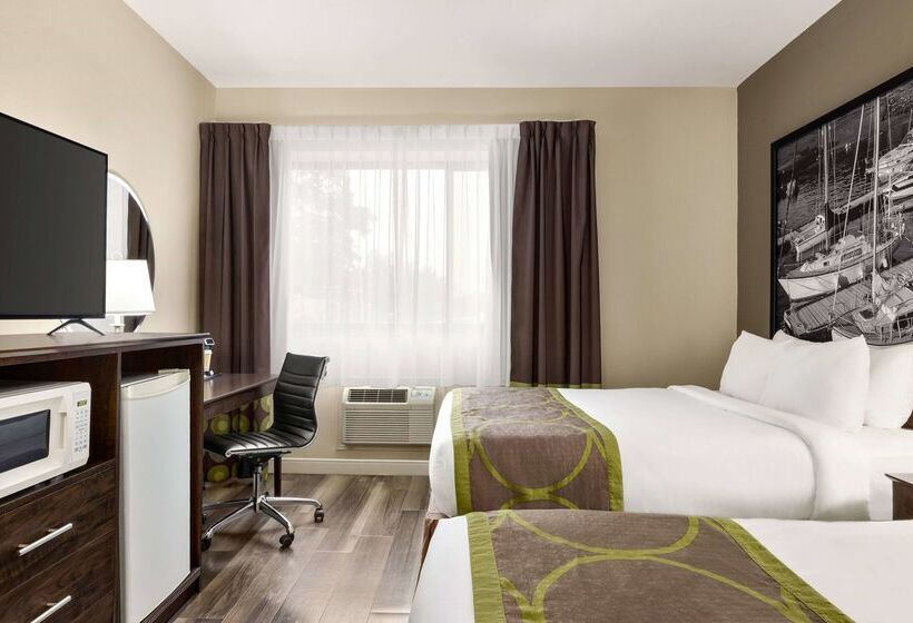 مُتل Super 8 By Wyndham Sarnia On