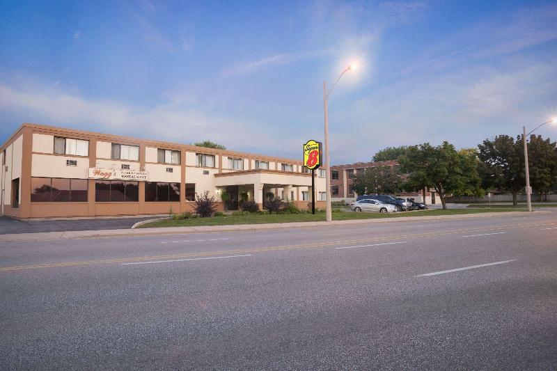 Motel Super 8 By Wyndham Sarnia On