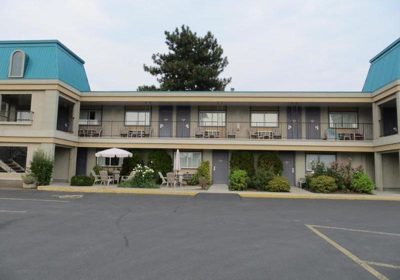 مُتل Super 8 Penticton BC