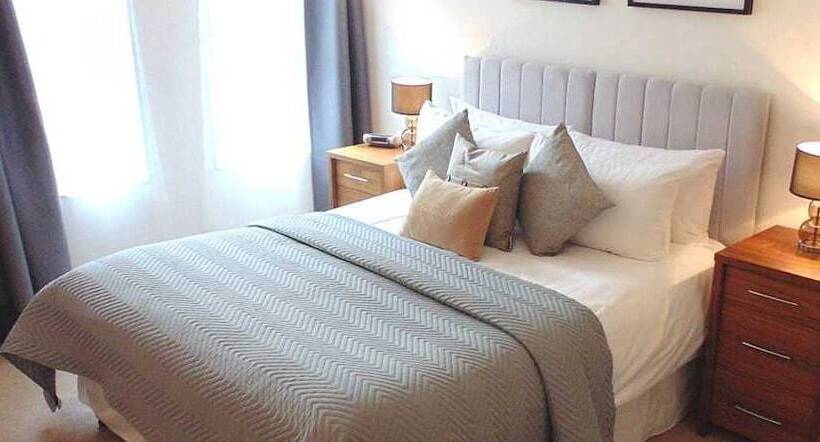 Oakwood Apartments Bow Lane