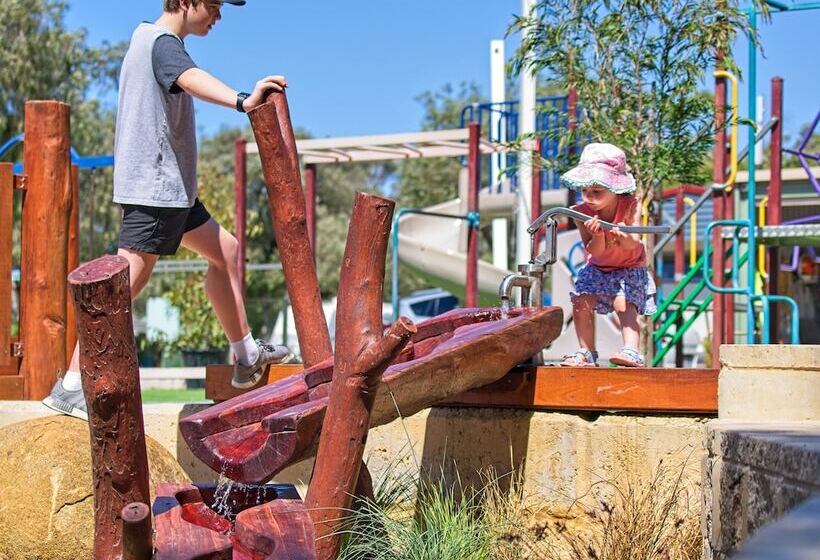 فندق Big4 Emu Beach Holiday Park