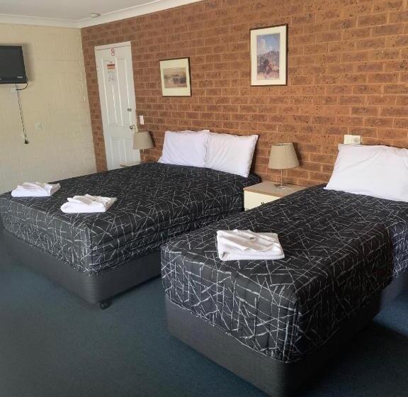 モーテル Colonial Motor Inn
