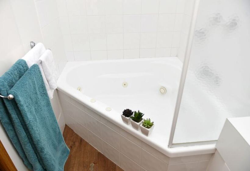 منتجع Riverside Cabin Park