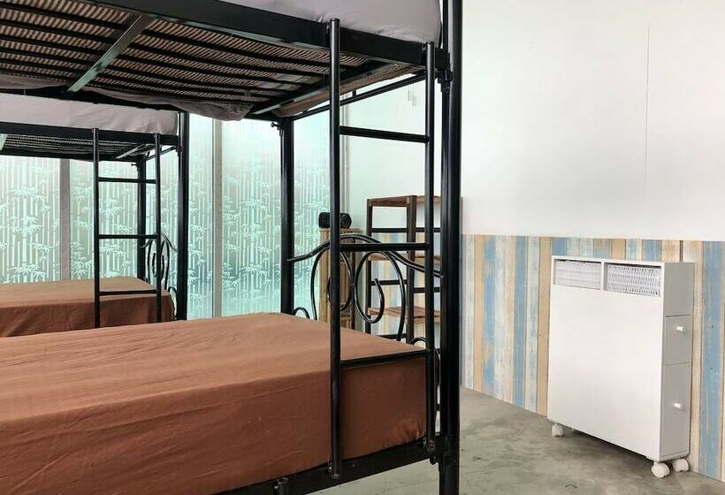 Llits Koh Lipe Hostel