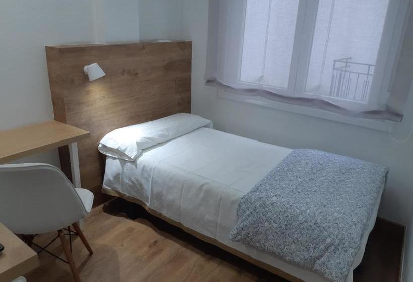 تختخواب و صبحانه Hostal Restaurante Lugano