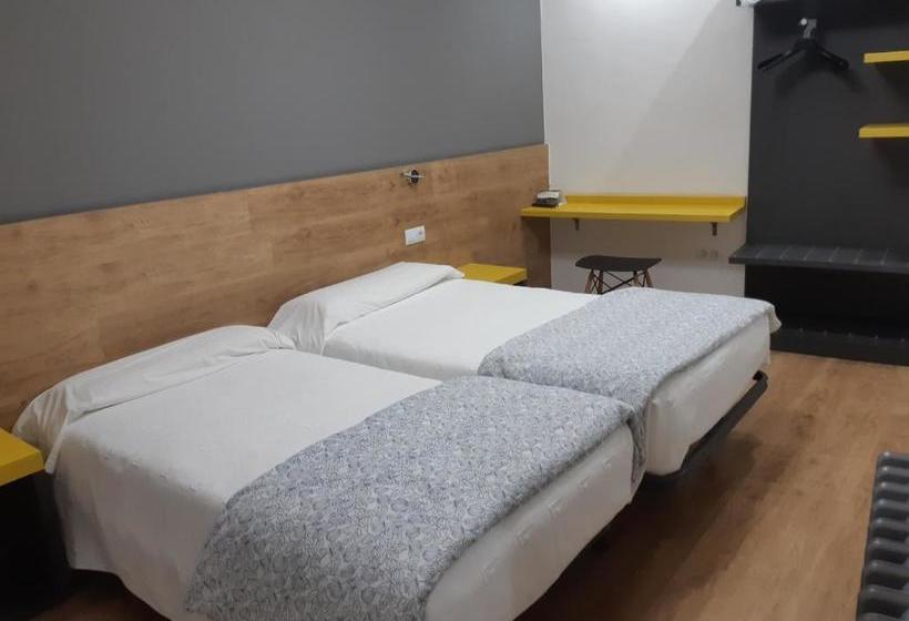 تختخواب و صبحانه Hostal Restaurante Lugano