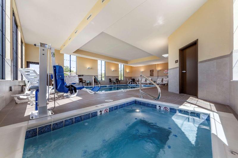 هتل Comfort Suites