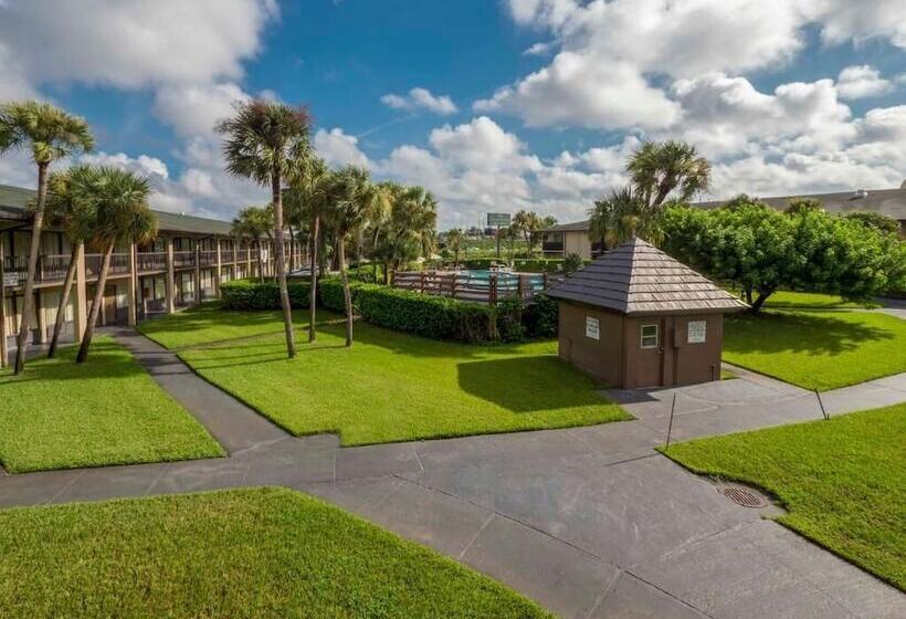 هتل Countryside Inn & Suites Orlando