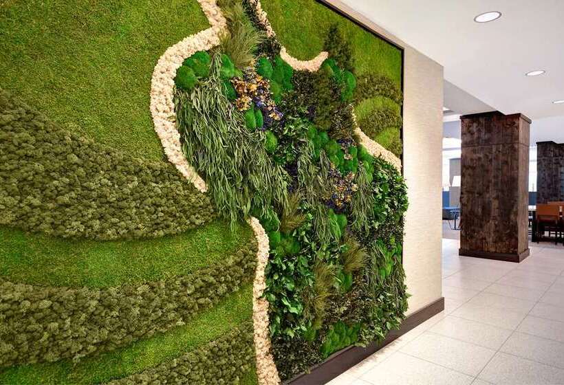 هتل Hilton Garden Inn Kalamazoo