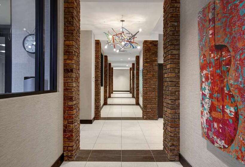 هتل Hilton Garden Inn Kalamazoo