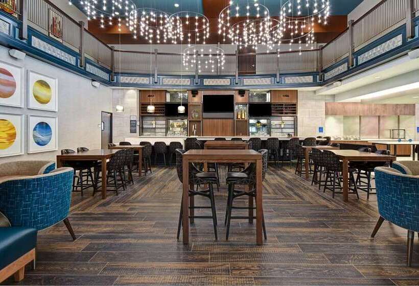 هتل Hilton Garden Inn Kalamazoo