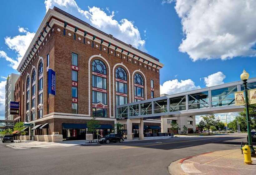 هتل Hilton Garden Inn Kalamazoo