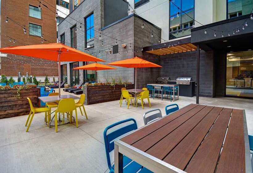 هتل Hilton Garden Inn Kalamazoo