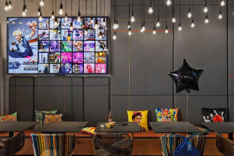 בית מלון כפרי Moxy Bern Expo