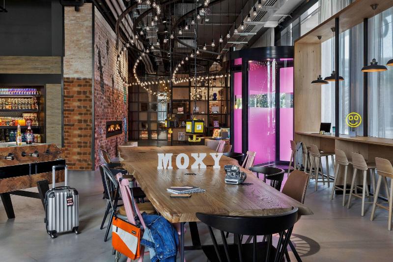 בית מלון כפרי Moxy Bern Expo