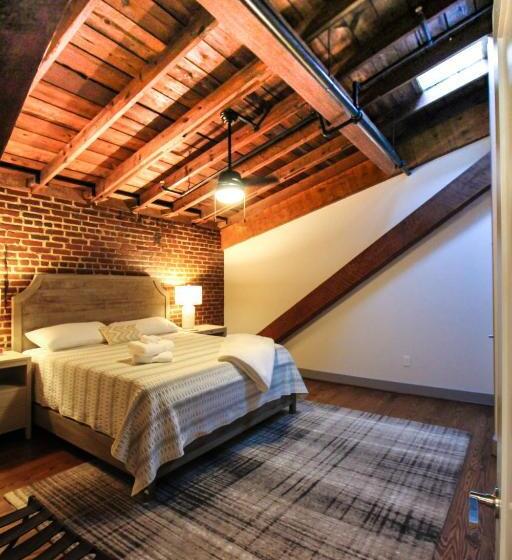 فندق The Lofts At Downtown Salem