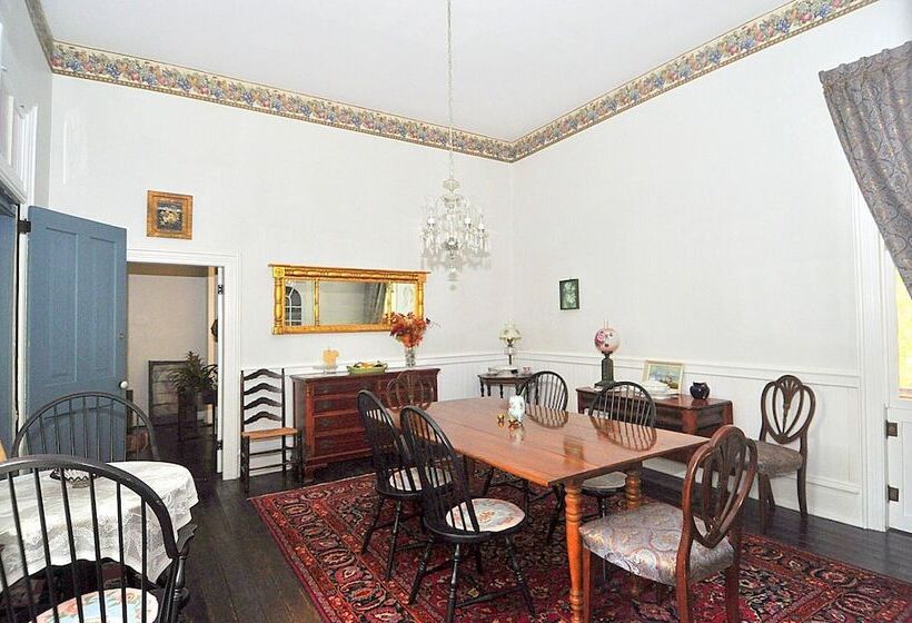 Manor At Berkeley Springs