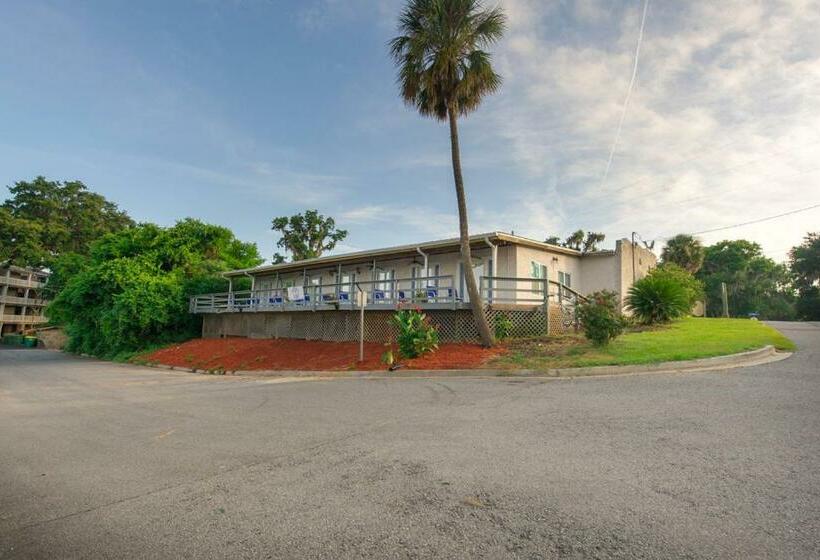 فندق على الطريق Darien Dockside Inn