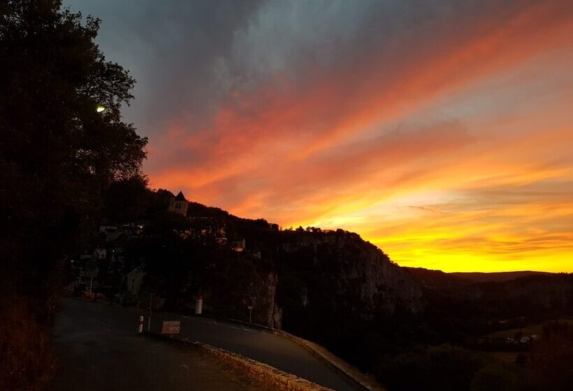 بنسيون Gîtes Chez Antonin