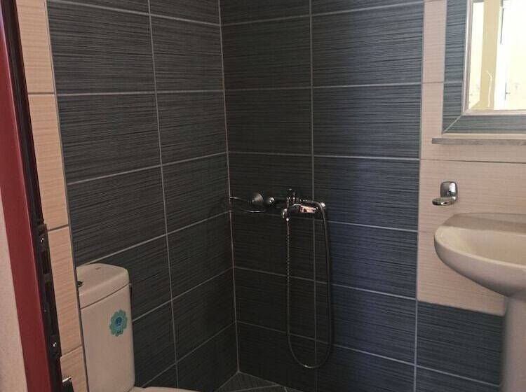 بنسيون House Sartios