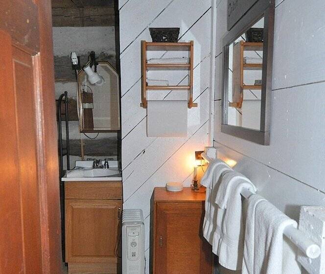 Pondview Cabin   Log Cabin Retreat