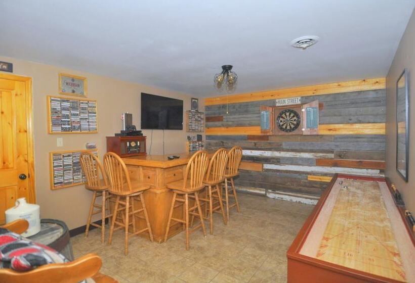 Sqyrls Nest   3br Retreat With A Hot Tub