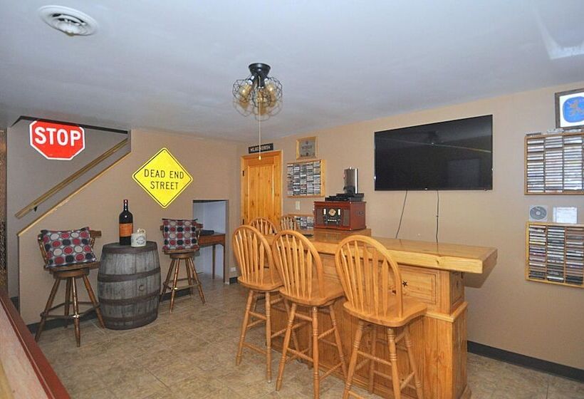 Sqyrls Nest   3br Retreat With A Hot Tub