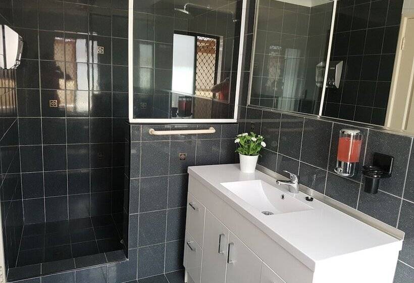 تختخواب و صبحانه Ocean Reef Homestay