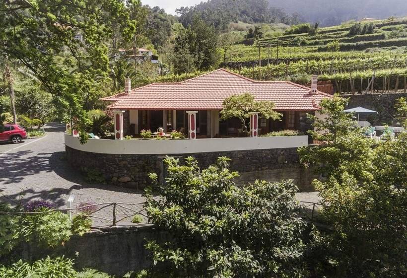 Casa Do Lanço I By An Island Apart