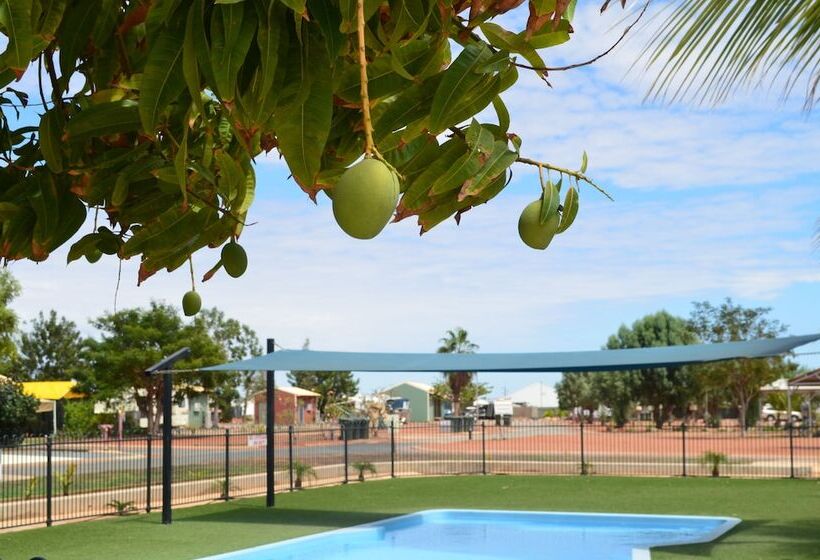 בית מלון כפרי Blackrock Tourist Park