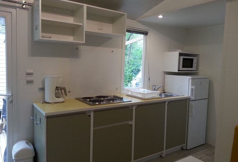 هتل Camping Du Pont D Avignon