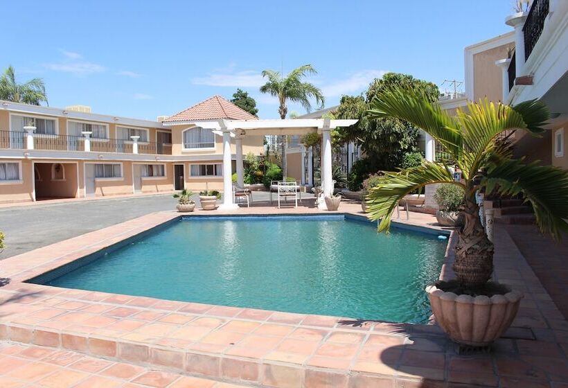 هتل La Villa