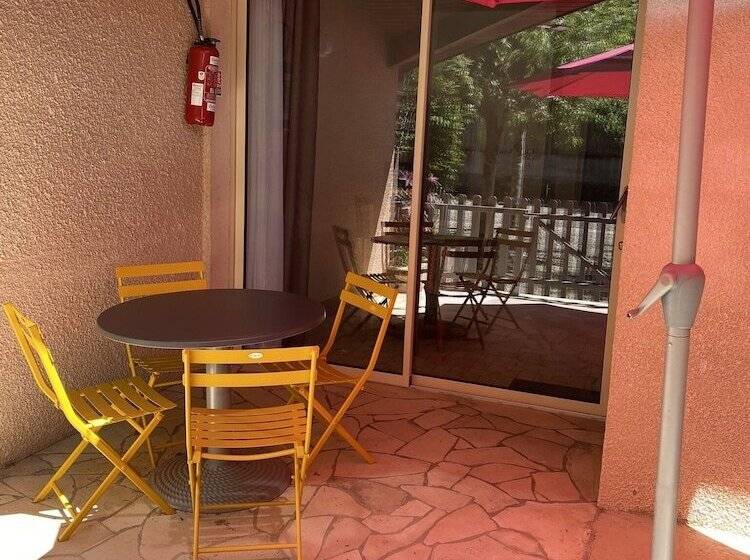 اقامتگاه Le Piquet Résidence
