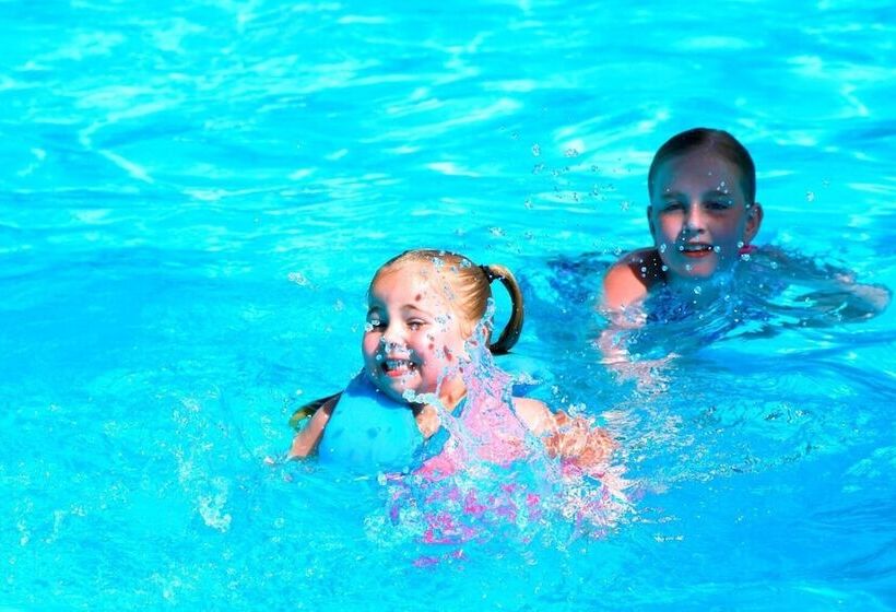 استراحتگاه Geelong Surfcoast Hwy Holiday Park