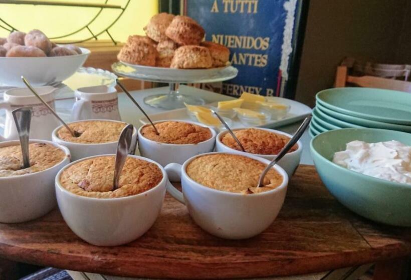 ベッドアンドブレックファースト The Bear Bread Bakery, Boutique En Suite Rooms With Breakfast In The Bakery, In The Heart Of Colyton