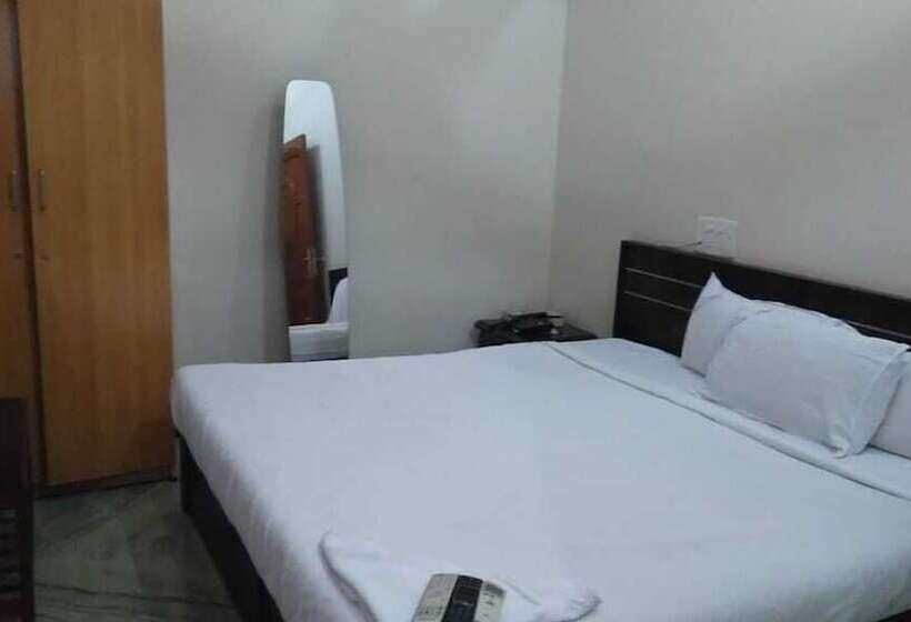 مبيت وإفطار Vaani Villa By Royal Stay