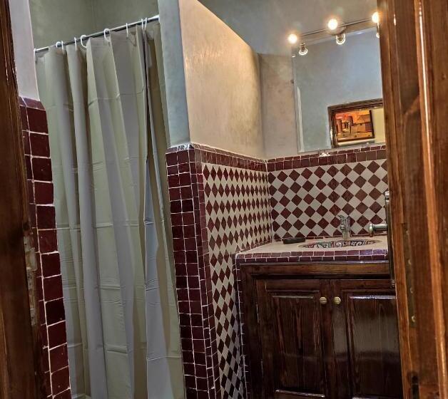 ホテル Equi Palace & Spa Near Aeroport