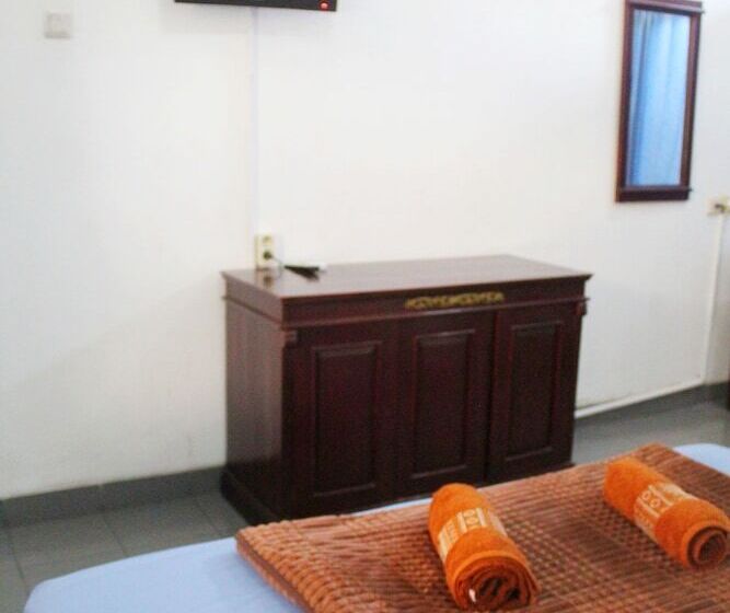 هتل Rajawali Mitra Reddoorz