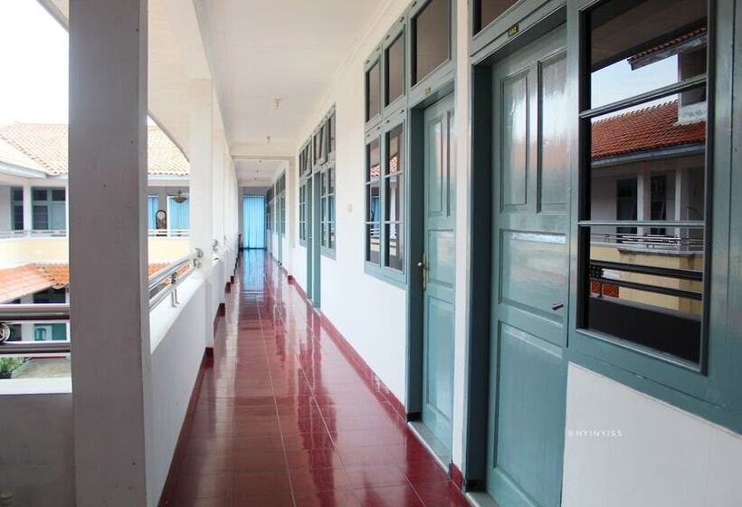 هتل Rajawali Mitra Reddoorz