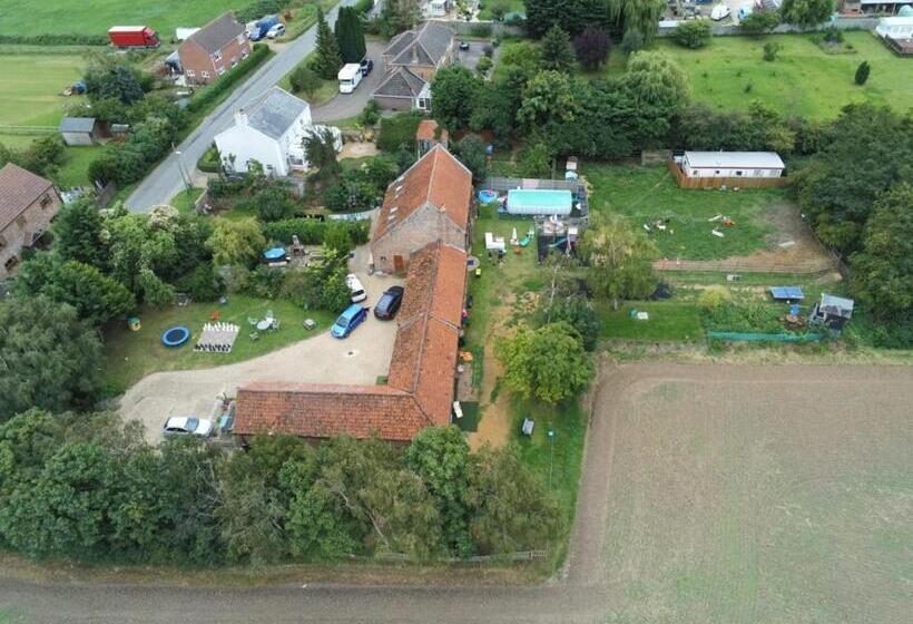 בית מלון כפרי Willow Barn