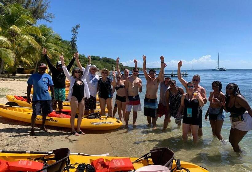 استراحتگاه Seabreeze Inn