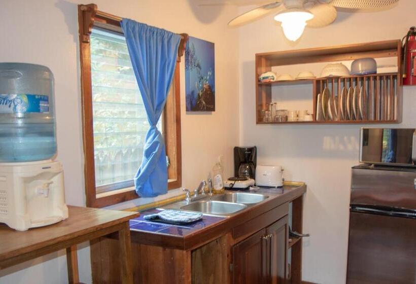 استراحتگاه Seabreeze Inn
