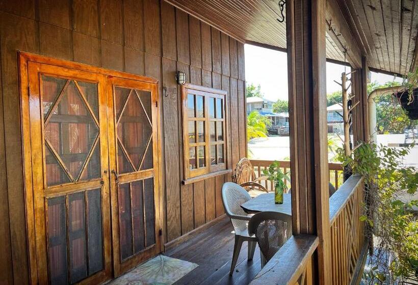 استراحتگاه Seabreeze Inn