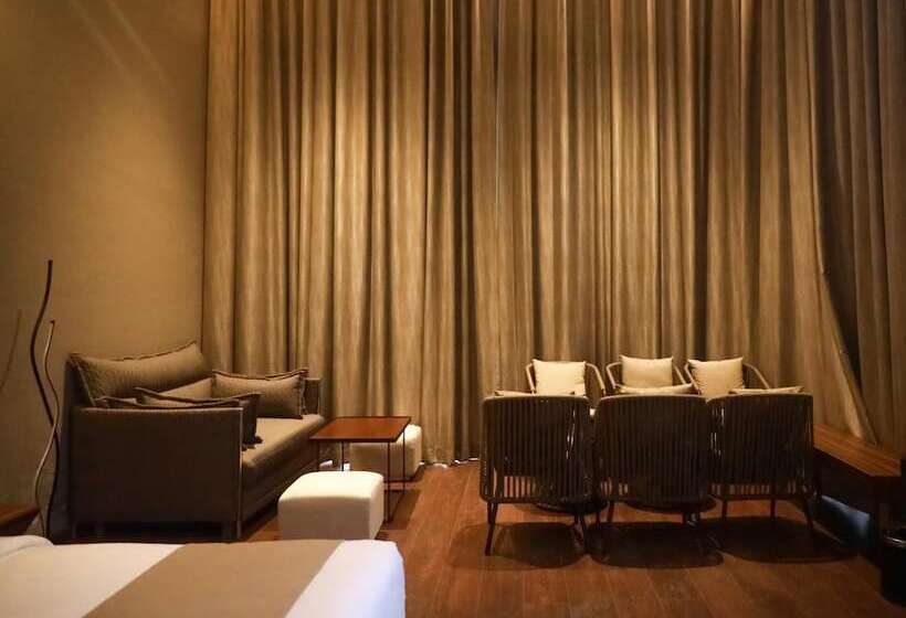 Aria Resort & Spa
