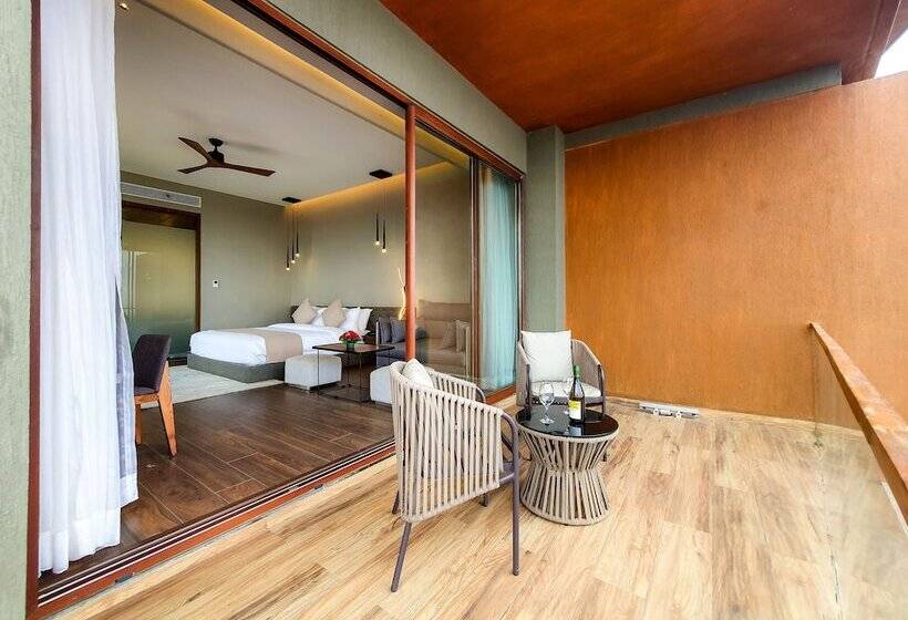 Aria Resort & Spa