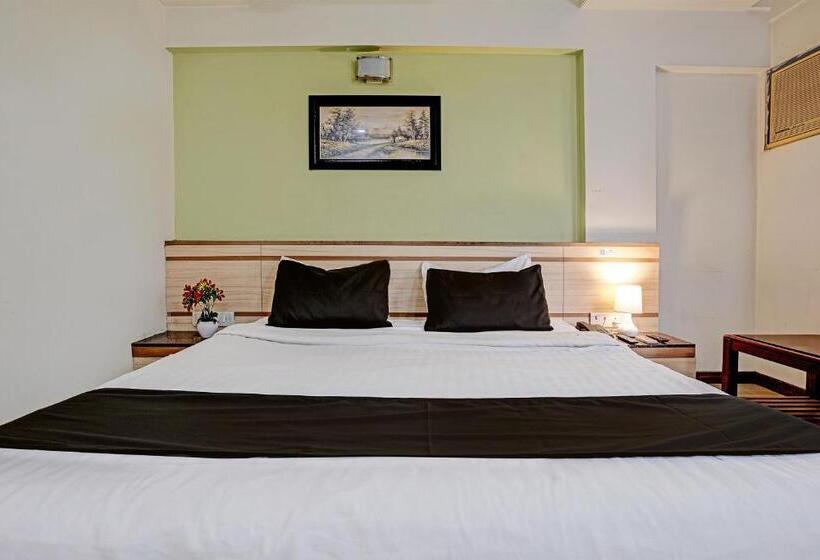 فندق Collection O Guru Heritage Kalamboli