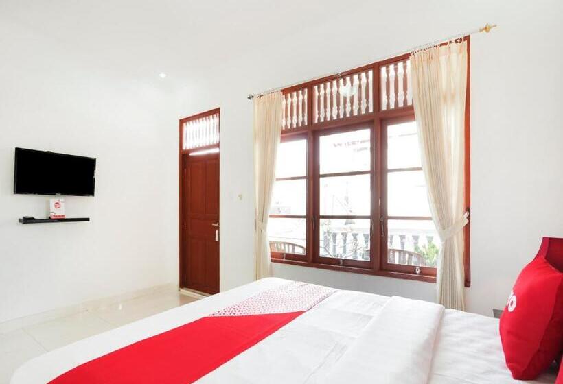 هتل Oyo 4003 Ceria Guesthouse Seminyak